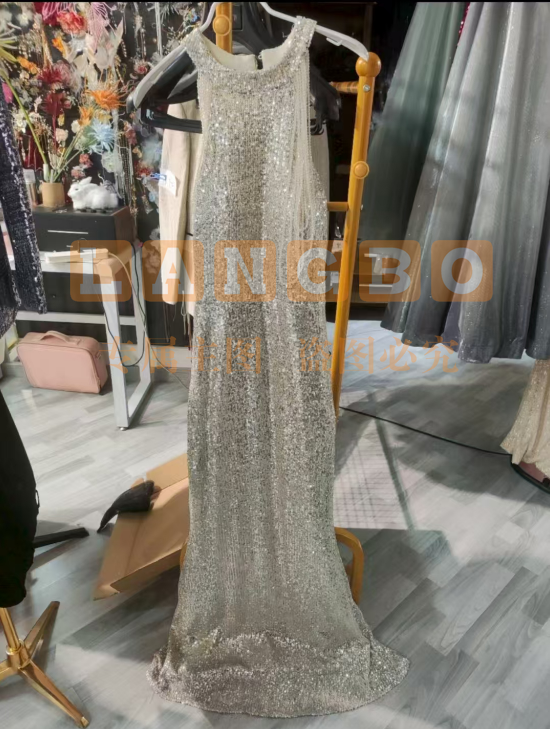 女士礼服重工礼服，出租使用，非售价